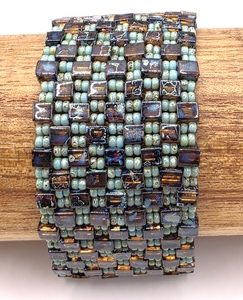 Turquoise and cubes 18cm