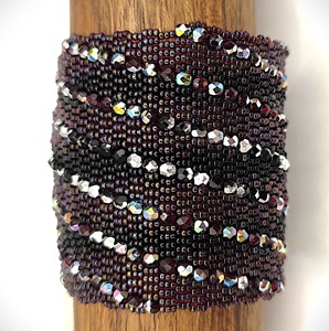 Paars aubergine transparant 3-drops peyote 17cm