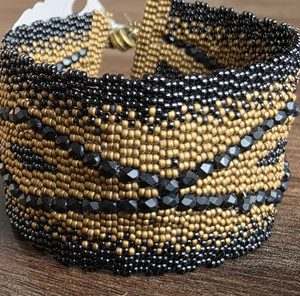 Armband in 3-drops peyote zwart, middenbruin